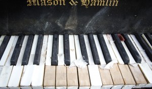piano-old